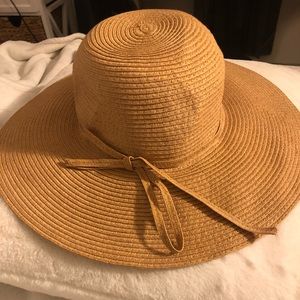 A perfect straw hat for the spring/summer
